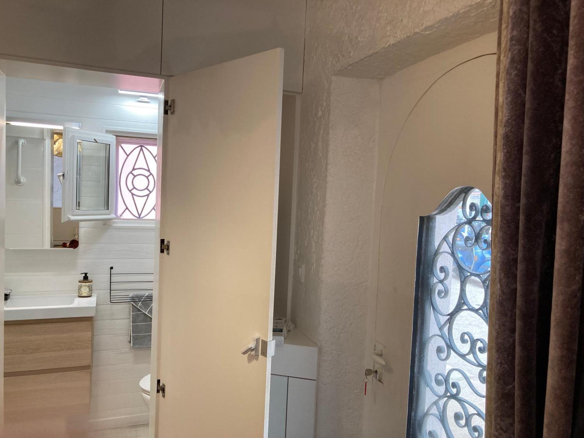 Picasso Walk Cosy Charm In Heart Of Old Town Ac And Wifi Appartement