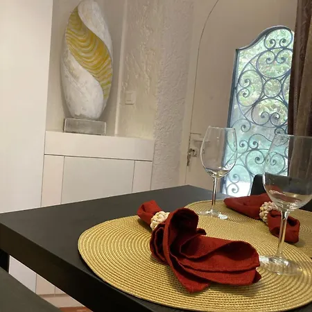 Ferienwohnung Picasso Walk Cosy Charm In Heart Of Old Town Antibes Ac And Wifi Exterior foto